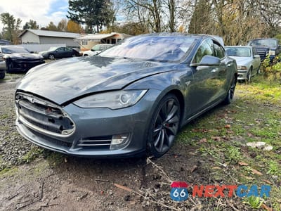 Drugie zdjęcie samochodu z przodu: 2014 TESLA MODEL S VIN:5YJSA1H17EFP29887 - miniatura