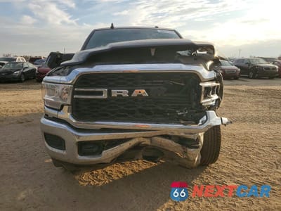 Piąte zdjęcie samochodu w środku: 2024 RAM 2500 TRADESMAN VIN:3C6UR5CL4RG326684 - miniatura