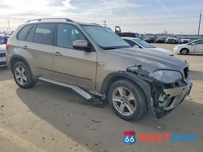 Czwarte zdjęcie samochodu z boku: 2012 BMW X5 VIN:5UXZW0C52CL663889 - miniatura