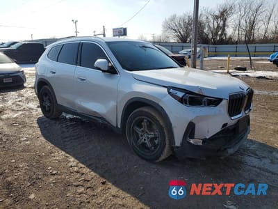 Czwarte zdjęcie samochodu z boku: 2023 BMW X1 XDRIVE28I VIN:WBX73EF00P5X45437 - miniatura