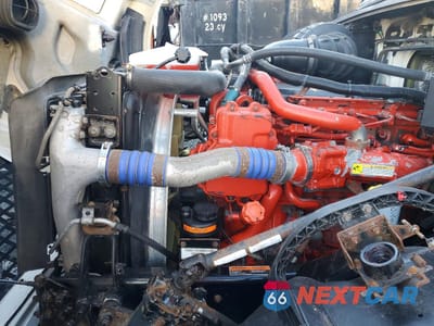 Zdjęcie 7 z 10 samochodu: 2016 VOLVO VNL SEMI TRUCK VIN:4V4N39TG5GN965609 - miniatura