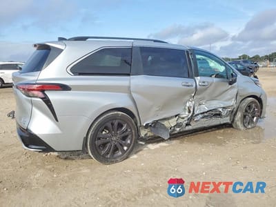 Trzecie zdjęcie samochodu z tyłu: 2024 TOYOTA SIENNA XSE VIN:5TDDRKEC1RS215290 - miniatura