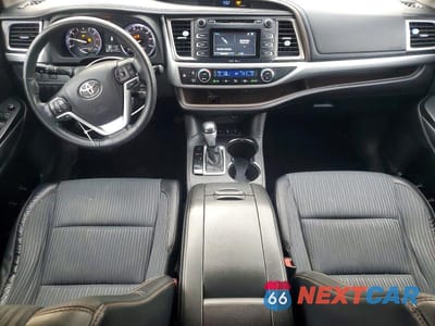 Zdjęcie 8 z 14 samochodu: 2015 TOYOTA HIGHLANDER LE VIN:5TDBKRFH3FS146189 - miniatura