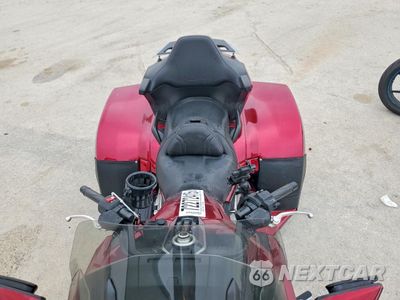 Piąte zdjęcie samochodu w środku: 2018 HONDA GL1800 VIN:JH2SC7901JK002834 - miniatura