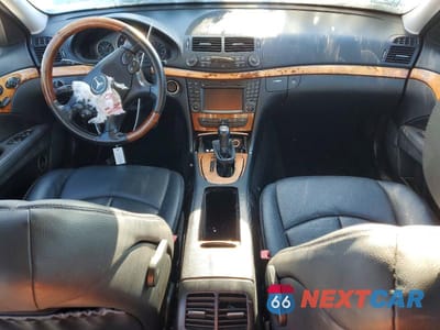 Zdjęcie 8 z 11 samochodu: 2009 MERCEDES-BENZ E 350 4MATIC VIN:WDBUH87X49B382013 - miniatura