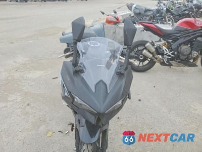 Drugie zdjęcie samochodu z przodu: 2025 KAWASAKI EX500 VIN:ML5EXGG15SDA63113 - miniatura