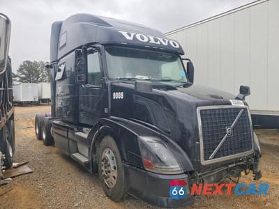 2015 VOLVO VNL SEMI TRUCK 4V4NC9EH7FN139008 - główne zdjęcie licytacji z USA - miniatura