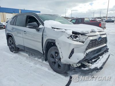 Czwarte zdjęcie samochodu z boku: 2020 TOYOTA RAV4 XSE VIN:JTMEWRFV2LJ039988 - miniatura