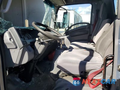 Zdjęcie 7 z 13 samochodu: 2020 ISUZU NRR BOX TRUCK VIN:JALE5W160L7302945 - miniatura