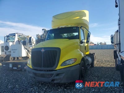 Drugie zdjęcie samochodu z przodu: 2018 INTERNATIONAL RH613 SEMI TRUCK VIN:3HSDWTZR8JN347160 - miniatura