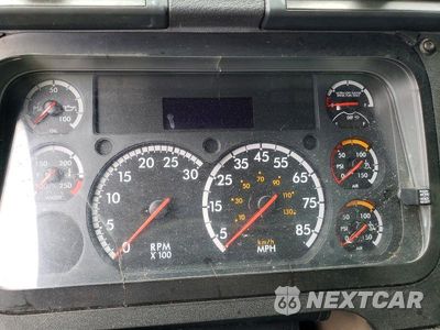 Zdjęcie 8 z 10 samochodu: 2016 FREIGHTLINER CASCADIA 125 SEMI TRUCK VIN:1FUBGEDV3GLHC5650 - miniatura