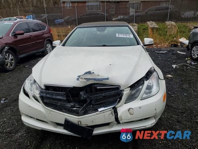 Piąte zdjęcie samochodu w środku: 2011 MERCEDES-BENZ E 350 VIN:WDDKK5GFXBF056480 - miniatura