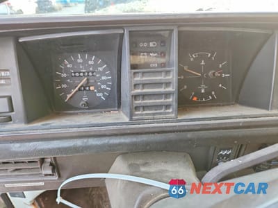 Zdjęcie 9 z 12 samochodu: 1984 VOLKSWAGEN VANAGON CAMPMOBILE VIN:WV2ZB0253EH057619 - miniatura