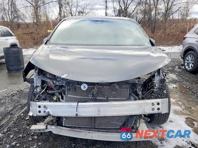 Piąte zdjęcie samochodu w środku: 2025 TOYOTA SIENNA XLE VIN:5TDYRKEC6SS242010 - miniatura