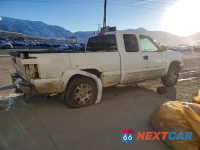 Trzecie zdjęcie samochodu z tyłu: 2007 CHEVROLET SILVERADO K1500 CLASSIC VIN:1GCEK19B57Z128525 - miniatura