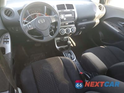 Zdjęcie 8 z 15 samochodu: 2011 TOYOTA SCION XD VIN:JTKKU4B40B1014720 - miniatura