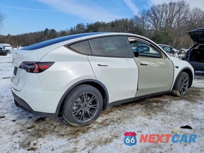 Trzecie zdjęcie samochodu z tyłu: 2024 TESLA MODEL Y VIN:7SAYGDED6RA318642 - miniatura