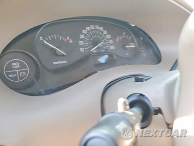 Zdjęcie 9 z 13 samochodu: 2004 BUICK CENTURY CUSTOM VIN:2G4WS52J041174423 - miniatura