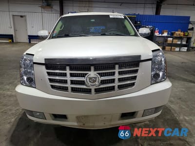 Piąte zdjęcie samochodu w środku: 2011 CADILLAC ESCALADE ESV LUXURY VIN:1GYS4HEF6BR347740 - miniatura
