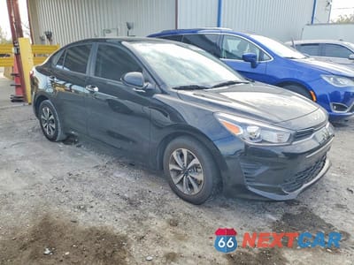 Czwarte zdjęcie samochodu z boku: 2023 KIA RIO S VIN:3KPA24AD3PE535171 - miniatura
