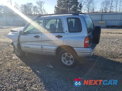 Drugie zdjęcie samochodu z przodu: 2003 CHEVROLET TRACKER LT VIN:2CNBJ634836900241 - miniatura