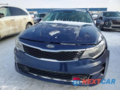 Piąte zdjęcie samochodu w środku: 2017 KIA OPTIMA LX VIN:5XXGT4L36HG128613 - miniatura