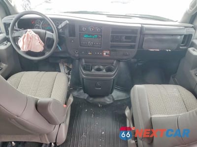Zdjęcie 8 z 12 samochodu: 2025 CHEV EXPRESS G2500 VIN:1GCWGAFP0S1236158 - miniatura