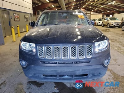 Piąte zdjęcie samochodu w środku: 2016 JEEP COMPASS LATITUDE VIN:1C4NJCEA4GD738148 - miniatura