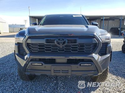Piąte zdjęcie samochodu w środku: 2025 TOYOTA TACOMA DOUBLE CAB VIN:3TMLB5JN0SM139446 - miniatura