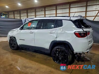Drugie zdjęcie samochodu z przodu: 2025 JEEP COMPASS LATITUDE VIN:3C4NJDBN7ST617713 - miniatura