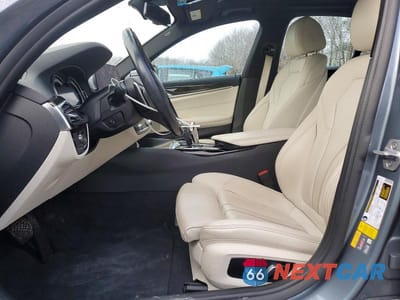 Zdjęcie 7 z 12 samochodu: 2019 BMW 5 SERIES VIN:WBAJA9C58KB253908 - miniatura