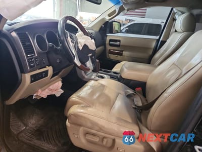 Zdjęcie 7 z 13 samochodu: 2016 TOYOTA SEQUOIA PLATINUM VIN:5TDDW5G11GS140626 - miniatura