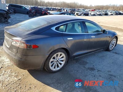 Trzecie zdjęcie samochodu z tyłu: 2017 TESLA MODEL S VIN:5YJSA1E20HF207460 - miniatura