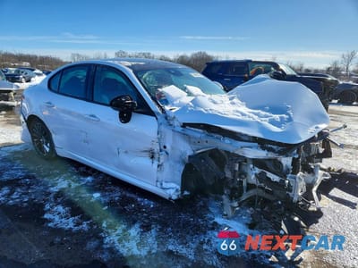 Czwarte zdjęcie samochodu z boku: 2022 ALFA ROMEO GIULIA VIN:ZARFANAN1N7656727 - miniatura