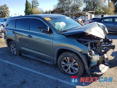 Czwarte zdjęcie samochodu z boku: 2015 TOYOTA HIGHLANDER LE VIN:5TDZKRFH7FS077439 - miniatura
