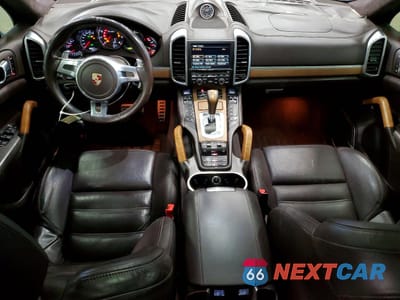 Zdjęcie 8 z 13 samochodu: 2012 PORSCHE CAYENNE TURBO VIN:WP1AC2A24CLA82615 - miniatura