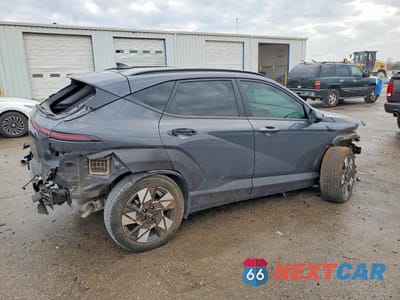 Trzecie zdjęcie samochodu z tyłu: 2024 HYUNDAI KONA SEL VIN:KM8HB3AB3RU069572 - miniatura