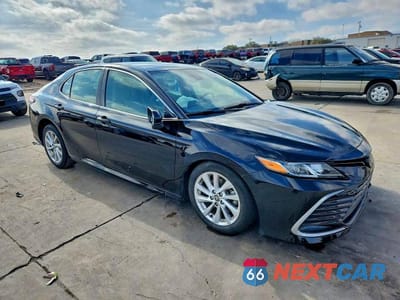 Czwarte zdjęcie samochodu z boku: 2023 TOYOTA CAMRY LE VIN:4T1C11AK7PU769108 - miniatura