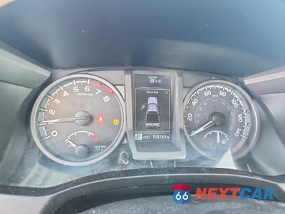 Zdjęcie 9 z 11 samochodu: 2017 TOYOTA TACOMA SR5 V6 VIN:5TFDZ5BN8HX027852 - miniatura