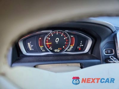 Zdjęcie 9 z 13 samochodu: 2015 VOLVO XC60 T5 PREMIER VIN:YV440MDK5F2742473 - miniatura