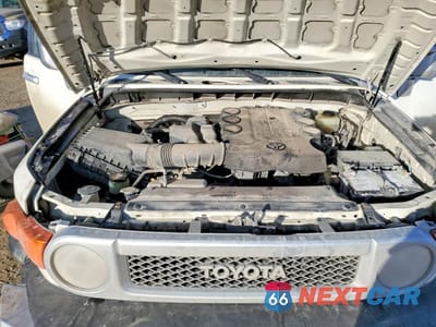Zdjęcie 11 z 12 samochodu: 2012 TOYOTA FJ CRUISER VIN:JTEBU4BFXCK133021 - miniatura