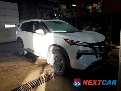 Czwarte zdjęcie samochodu z boku: 2025 NISSAN ROGUE PLATINUM VIN:JN8BT3DD2SW471649 - miniatura