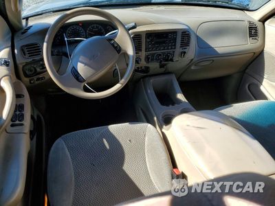 Zdjęcie 8 z 13 samochodu: 2001 FORD EXPEDITION XLT VIN:1FMPU16L51LB31625 - miniatura