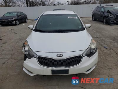 Piąte zdjęcie samochodu w środku: 2014 KIA FORTE EX VIN:KNAFX4A82E5172328 - miniatura