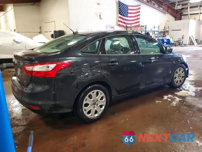 Trzecie zdjęcie samochodu z tyłu: 2012 FORD FOCUS SE VIN:1FAHP3F2XCL335347 - miniatura