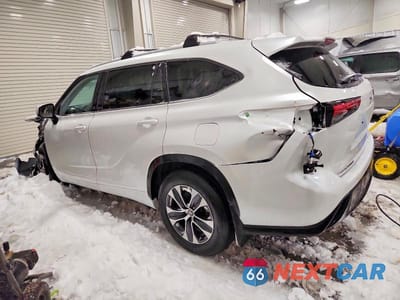 Drugie zdjęcie samochodu z przodu: 2022 TOYOTA HIGHLANDER XLE VIN:5TDGZRBH1NS248872 - miniatura