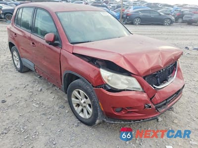 Czwarte zdjęcie samochodu z boku: 2009 VOLKSWAGEN TIGUAN S VIN:WVGAV75N49W001757 - miniatura