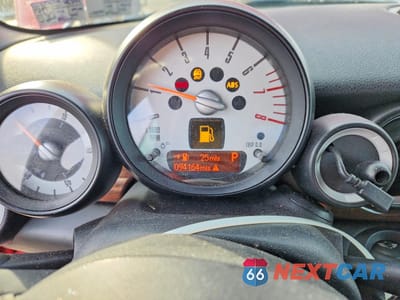 Zdjęcie 9 z 12 samochodu: 2012 MINI COOPER S VIN:WMWZP3C5XCT550379 - miniatura