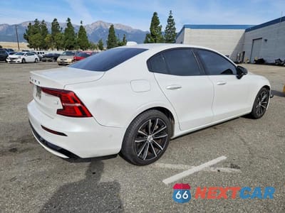 Trzecie zdjęcie samochodu z tyłu: 2024 VOLVO S60 PLUS VIN:7JRH60FL8RG296233 - miniatura