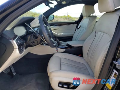 Zdjęcie 7 z 12 samochodu: 2023 BMW M550XI VIN:WBA13BK05PCM32125 - miniatura